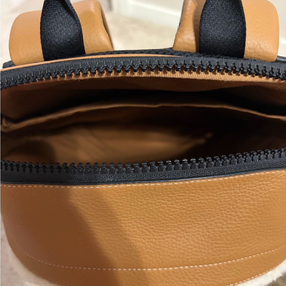 Coach West Backpack with Shearling motif - Picture 6 of 11
